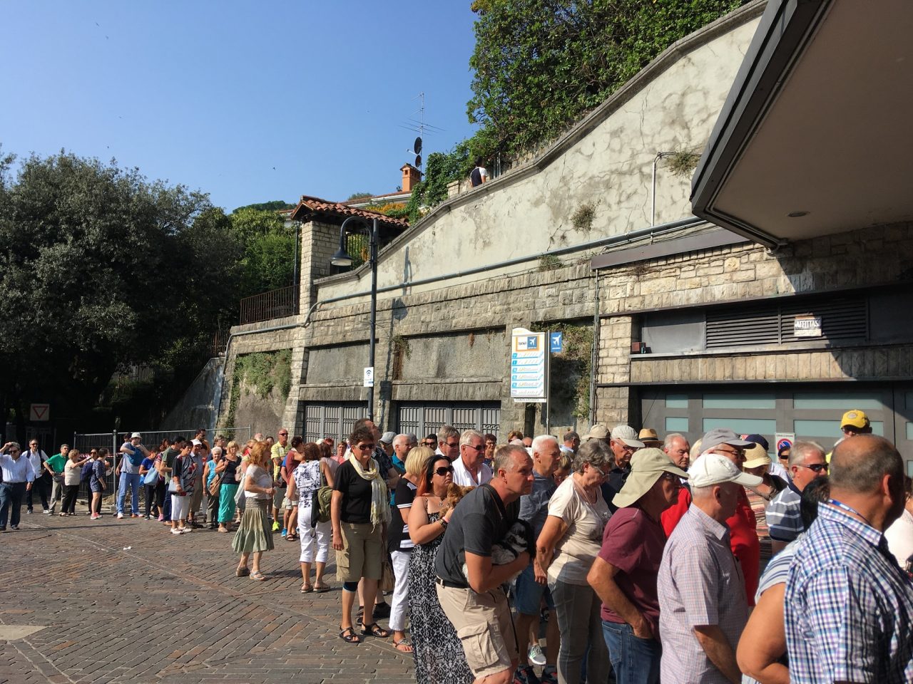 Stop alla funicolare bassa nei week-end, la Lega chiede al Comune di fare marcia indietro