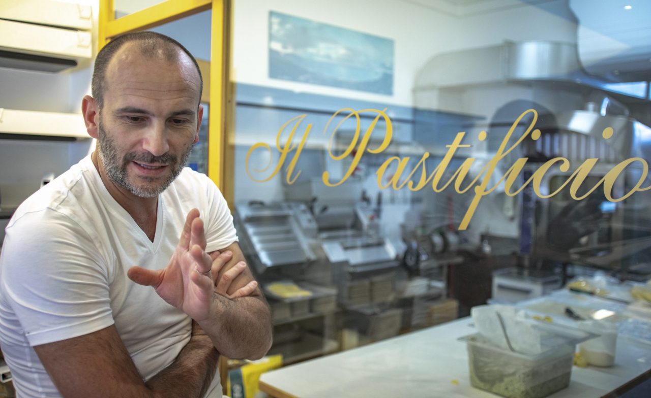 Nel cuore di via Borgo Palazzo c’è un pastifico che sa di Liguria