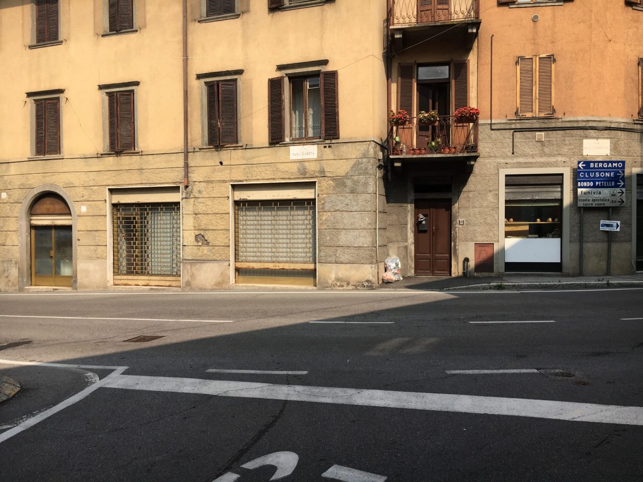 Albino Alta è caduta in basso Chiudono altri due negozi