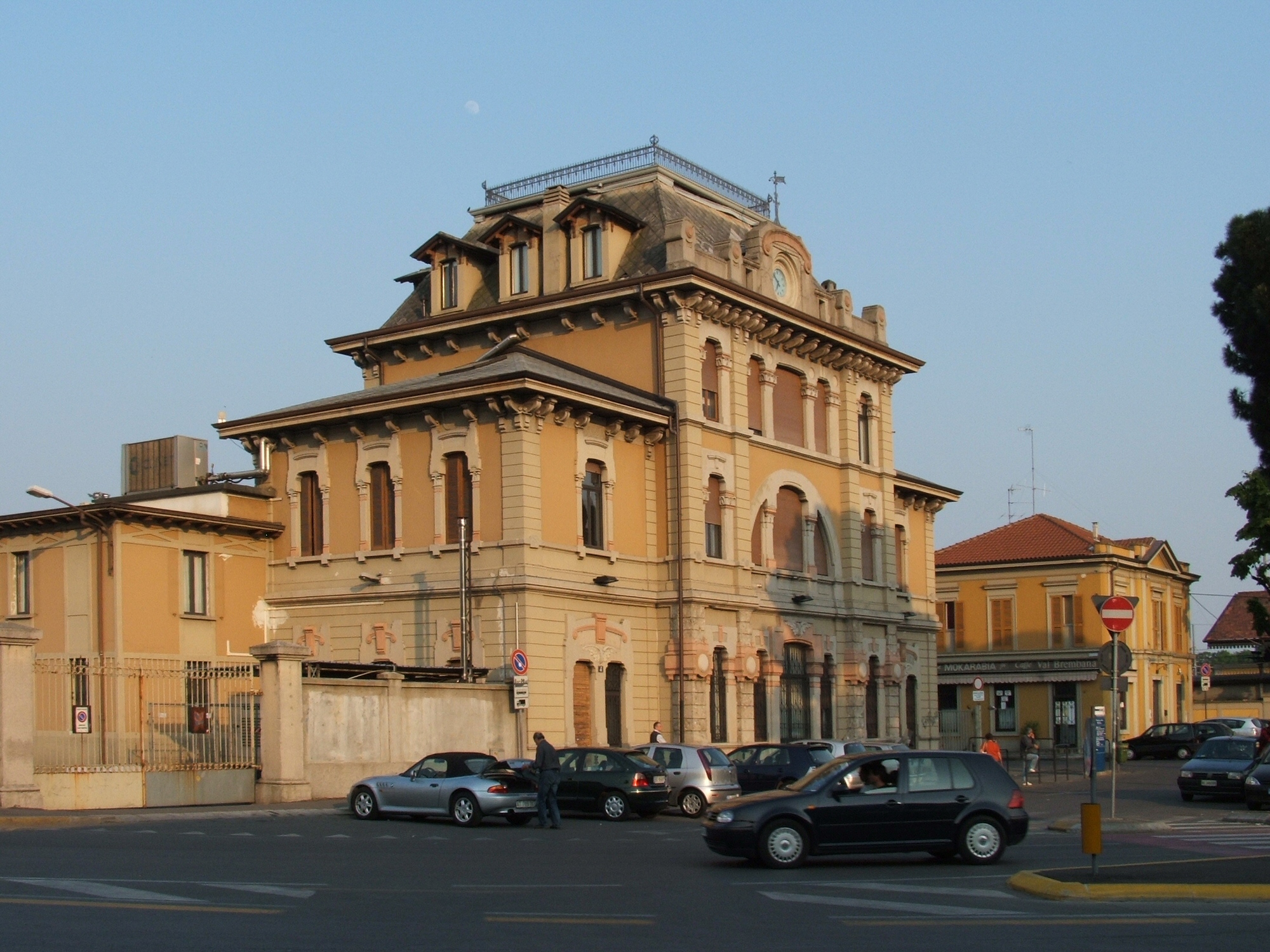 Bergamo_stazione_ferrovie_delle_valli