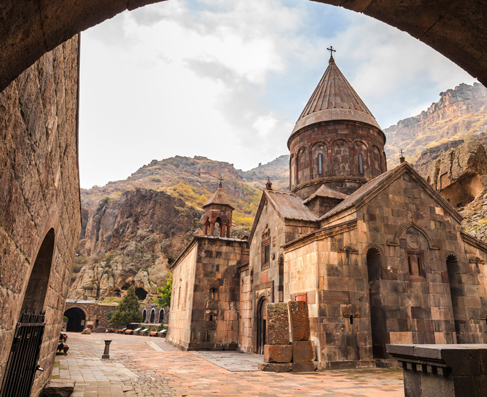 Posti fantastici e dove trovarli Yerevan, ai piedi del monte Ararat