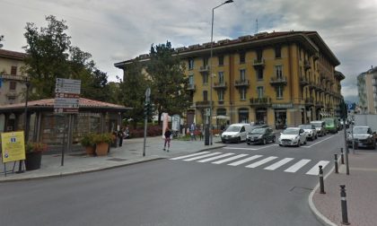 Piazza Sant’Anna tra degrado e micro criminalità: «Rendiamo anche questa zona di Bergamo “zona rossa”»