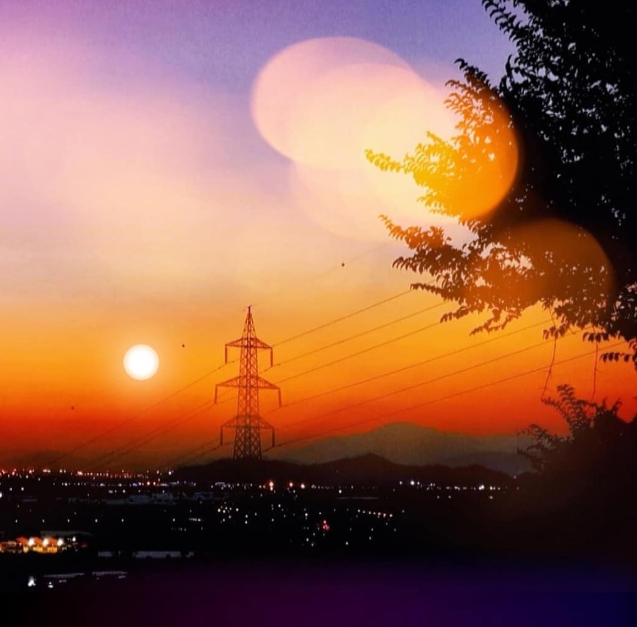 Tramonto di fuoco a Grumello del Monte – @milles_manui