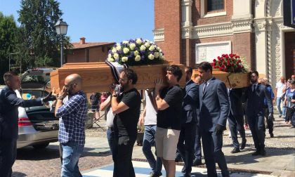 Tragedia di Terno, commozione al funerale di madre e figlio