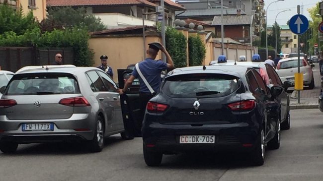 Anziana trovata morta in casa e marito in fin di vita: è giallo
