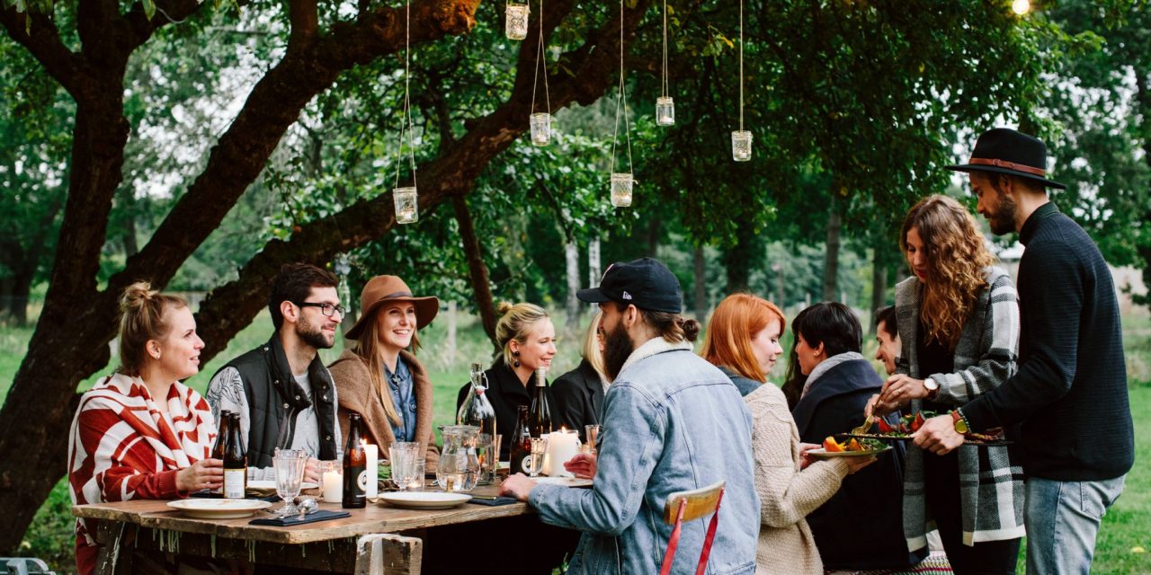 10 frasi in dialetto bergamasco sulle rimpatriate con vecchi amici