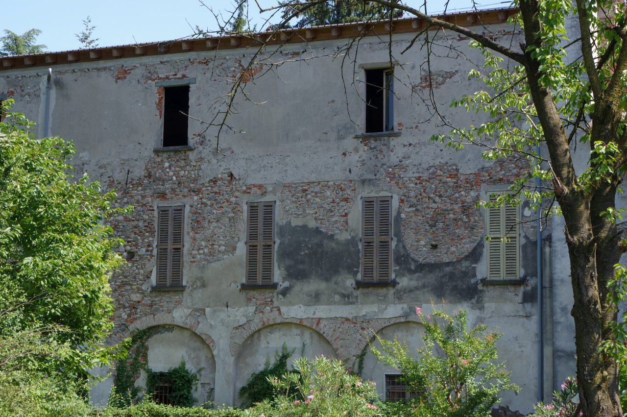 A Torre c’è un palazzo stupendo lasciato però lì a consumarsi