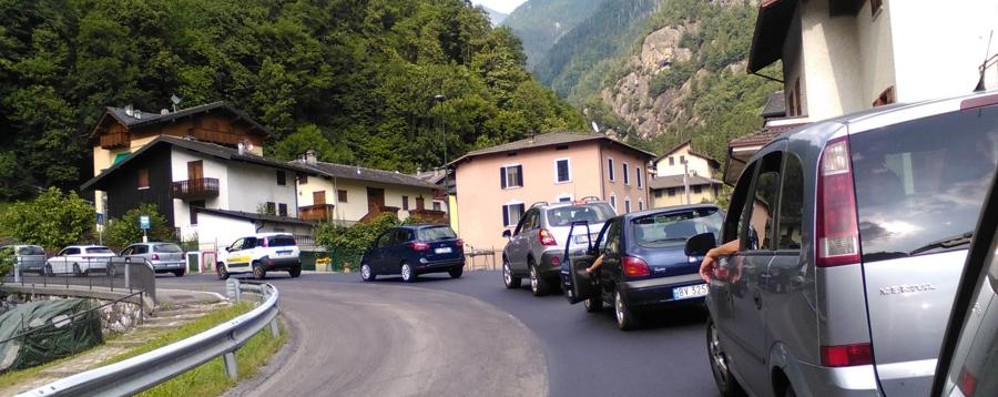 Bergamasca, un milione di turisti ma nelle valli si finisce in coda