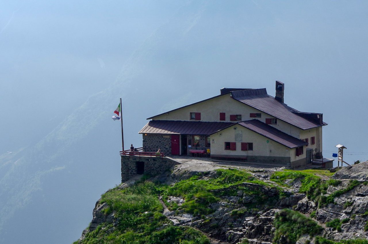 Il Rifugio Merelli al Coca I cent’anni del nido d’aquila