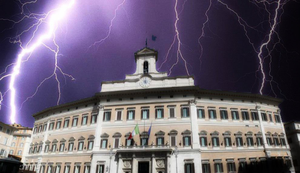Salvini apre alla crisi di governo e rimane con il cerino in mano