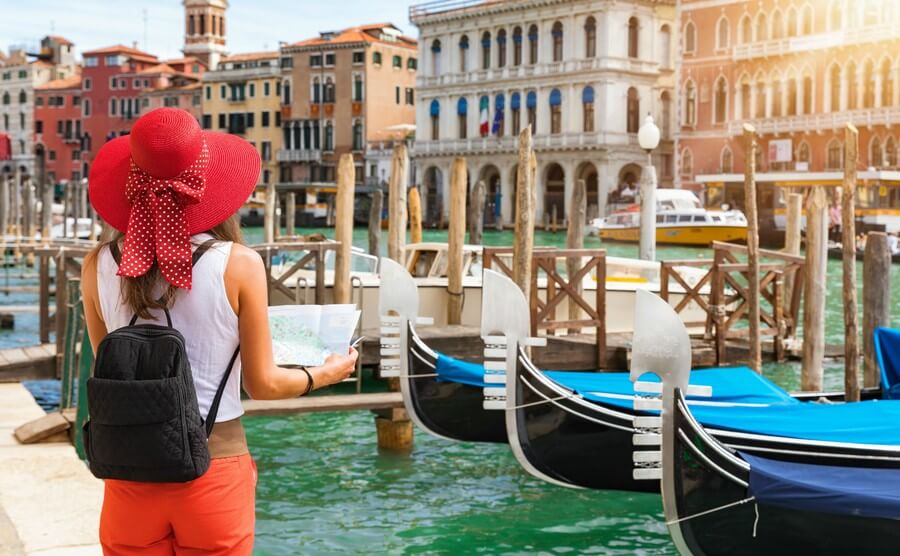 Pensieri segreti di una commessa I turisti stranieri che fan la spesa