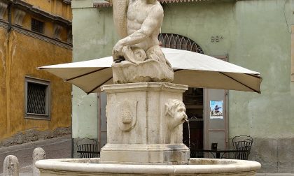 Tutti a votare la fontana del Delfino Potrebbe essere restaurata gratis
