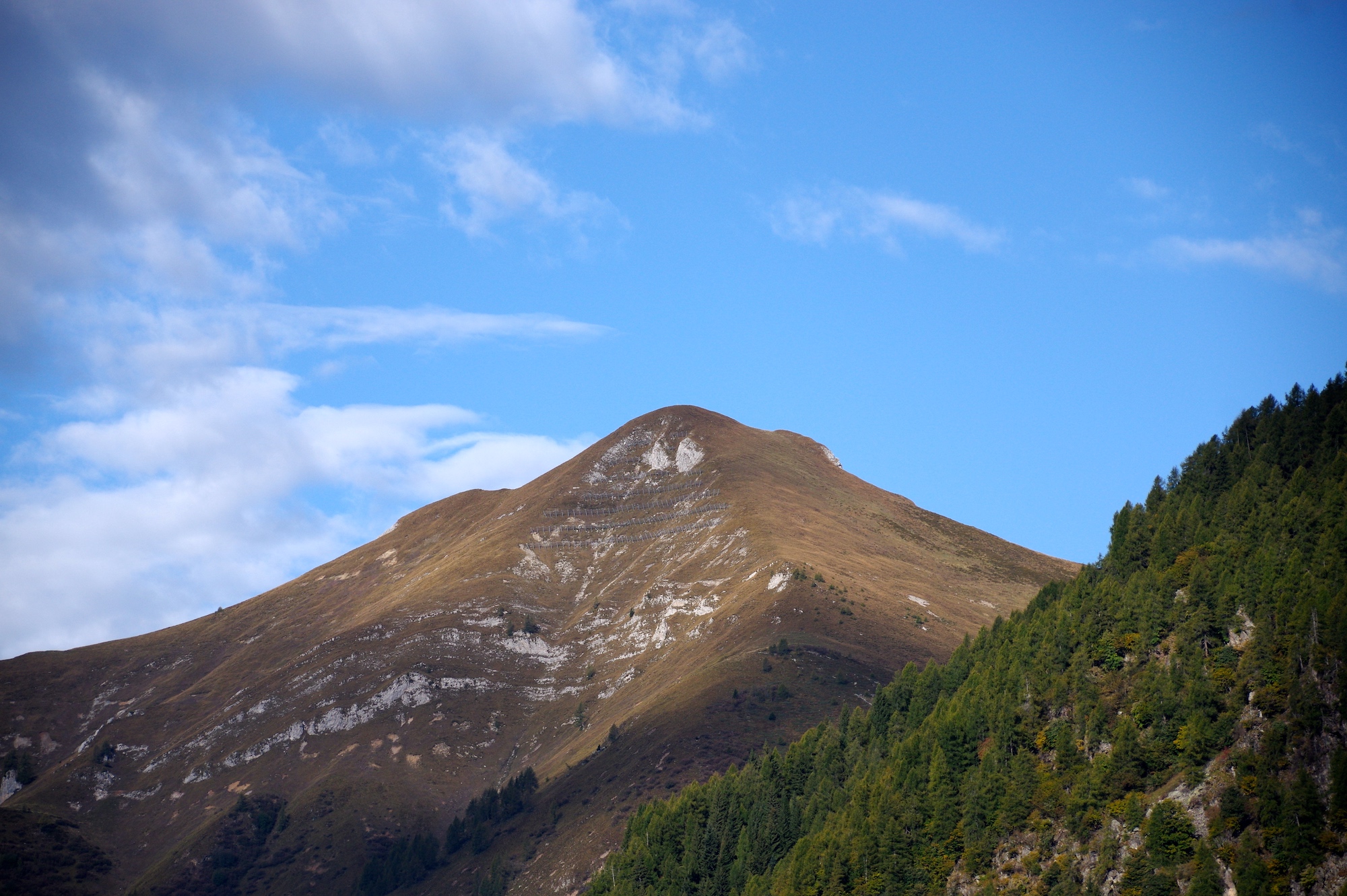 2 - Il monte Chierico in veste autunnale