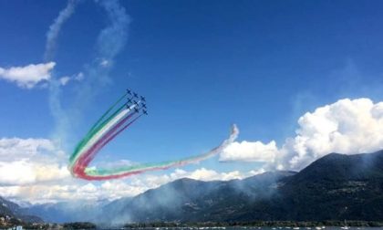 Il video delle Frecce Tricolori che fanno un test sopra Lovere