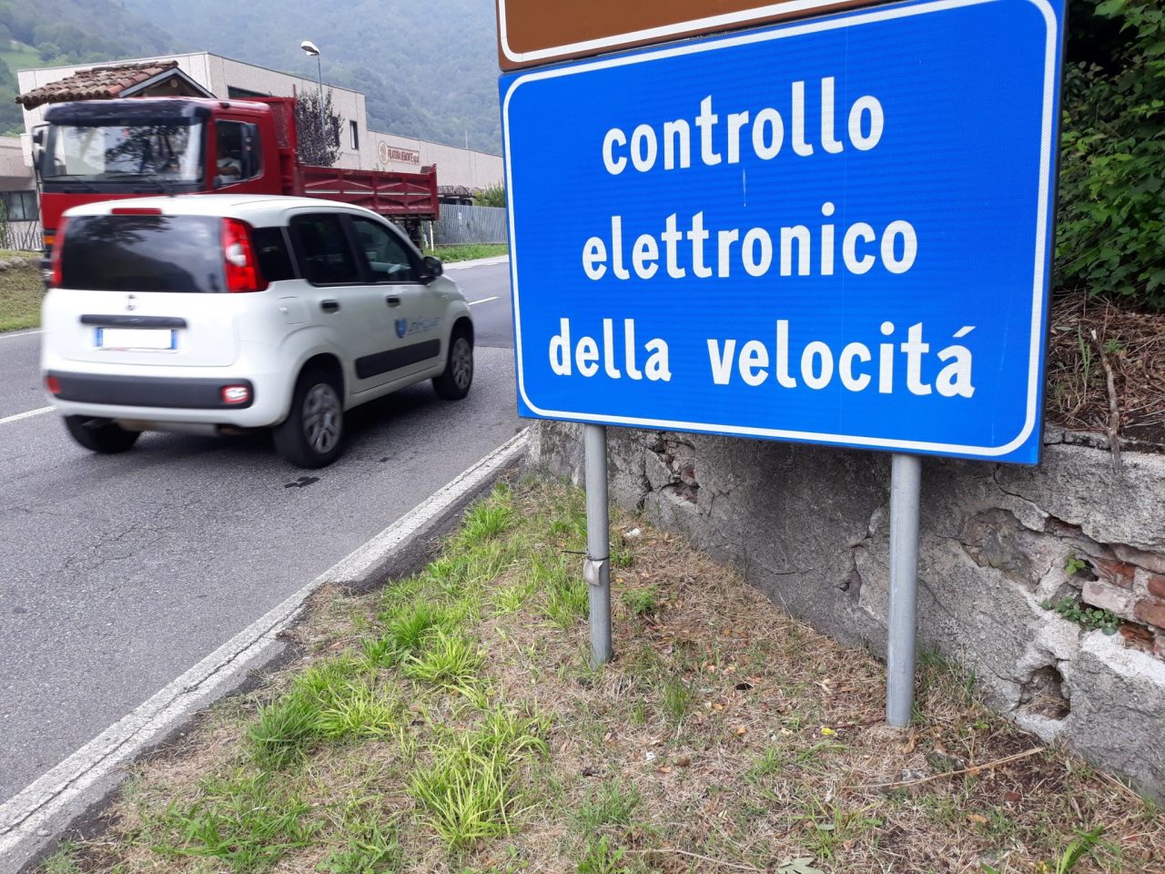 Al volante, ma con ansia e terrore C’è lo sceriffo invisibile della Valle