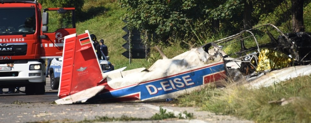 I due eroi che hanno salvato tre vite dopo lo schianto dell’aereo turistico