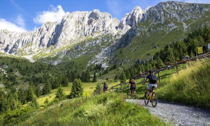 Un mega raduno per le E-Bike La Val Seriana pedala nel futuro