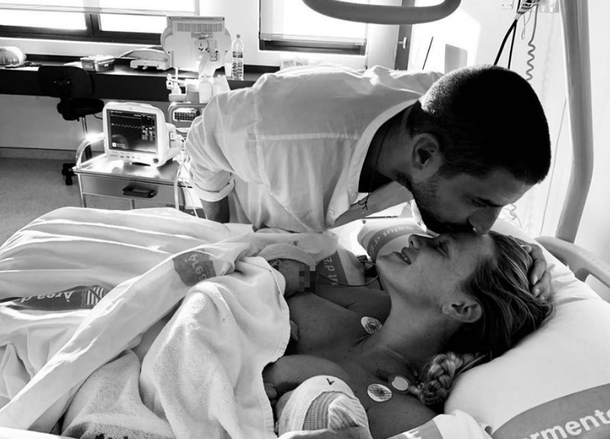 È stata un’estate di pance sospette Ma finora c’è solo una mamma vip
