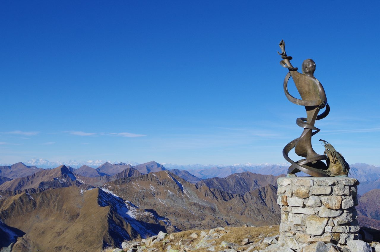L’arcangelo Gabriele dai tre volti lassù, in vetta al monte Cadelle