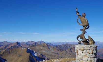 L’arcangelo Gabriele dai tre volti lassù, in vetta al monte Cadelle