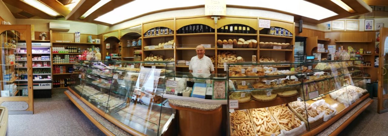 La casa del pane dei Cornago premiata per il secolo di attività