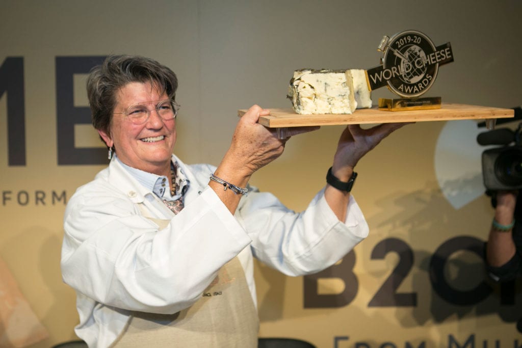 La diatriba sul formaggio americano che ha vinto a Bergamo, spiegata