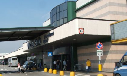 Malore in aeroporto, muore un uomo di 58 anni senza fissa dimora