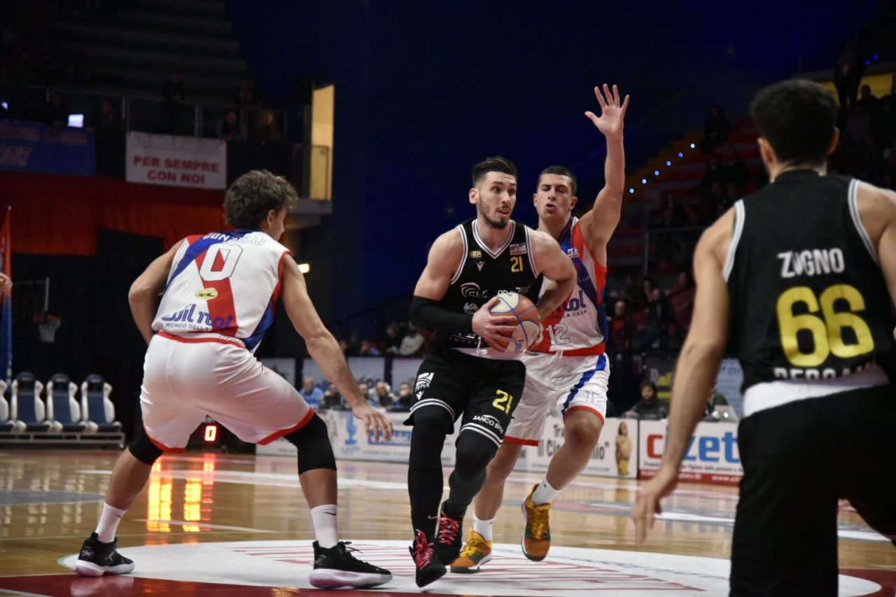Il punto sul basket bergamasco La BB14 non riesce a riprendersi