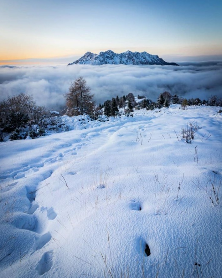 Cielo, neve e nuvole al Rifugio Capanna – Luca Gherardi