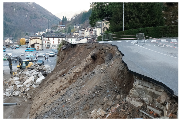 Crolli di strade come se piovesse: dopo la Liguria, Piazza Brembana