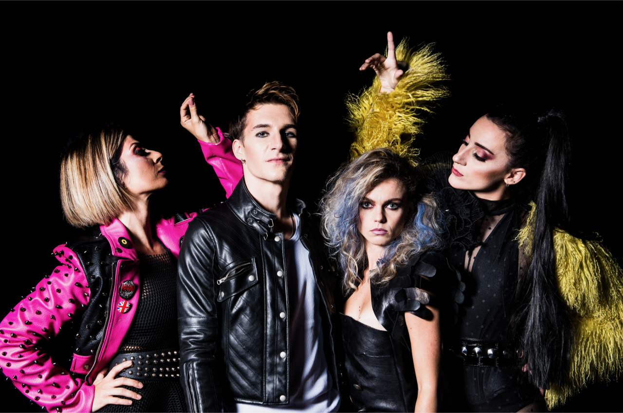 Il musical del Pinocchio innamorato  tra Bennato, punk, rap, elettronica