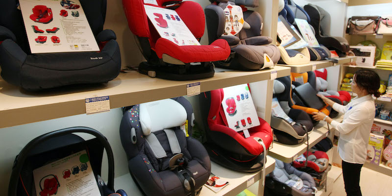 Da oggi il seggiolino è d’obbligo ma c’è confusione sul bonus