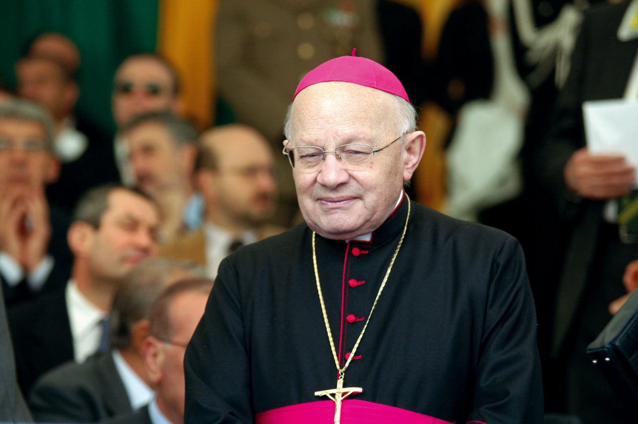 Vescovo Amadei e il suo segretario Praticamente come padre e figlio