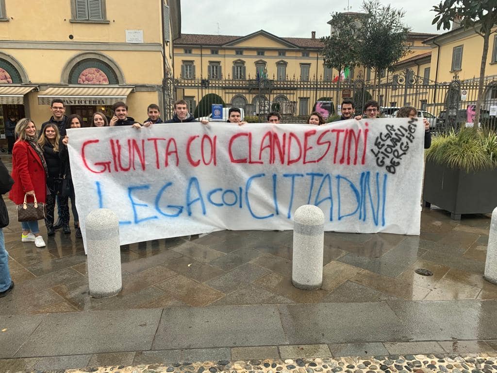 A Stezzano i giovani della Lega in piazza contro l’Amministrazione