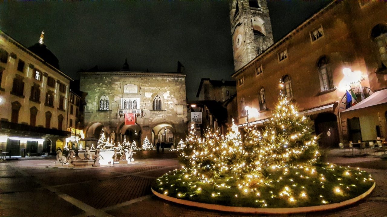 Piazza Vecchia, così, è stupenda