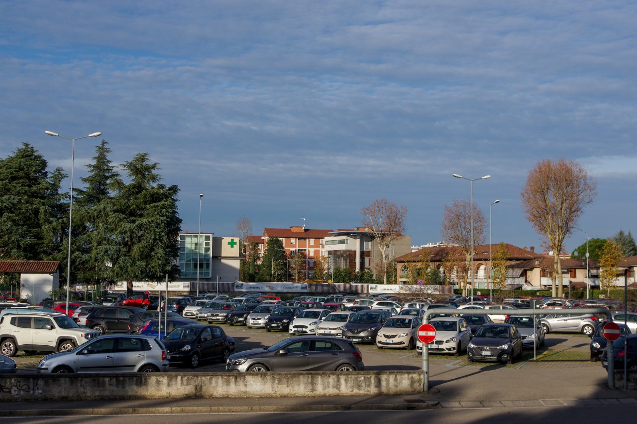 «Il piazzale del mercato non basta» A Dalmine parcheggi protagonisti