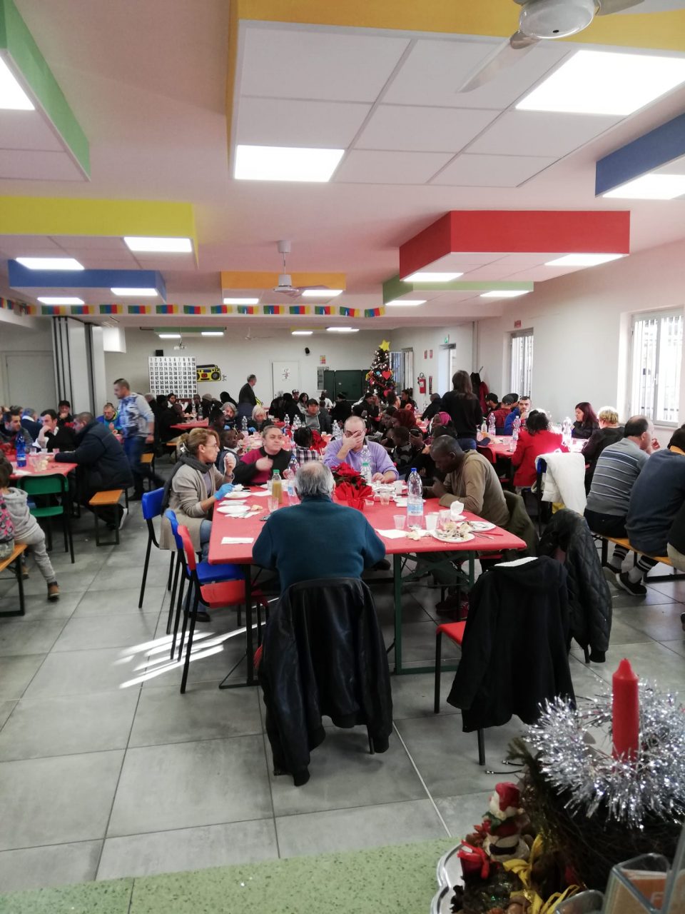 Il Natale, soprattutto per gli altri Il pranzo della Caritas a Dalmine