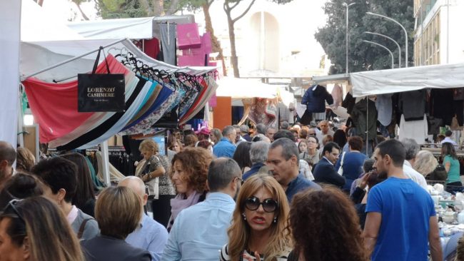 Gli Ambulanti di Forte dei Marmi a Seriate domenica 8 dicembre
