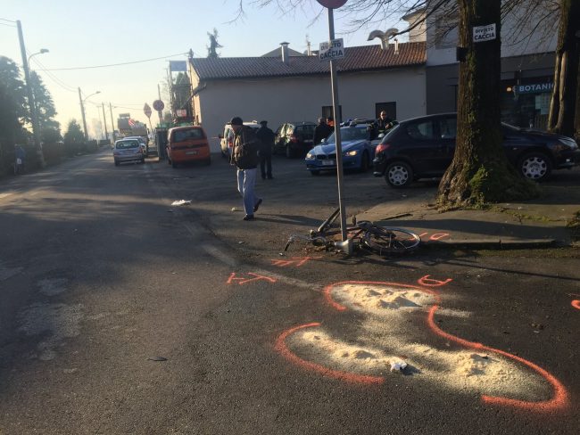 Morta la donna di 83 anni investita mentre era in sella alla sua bici ad Arcene