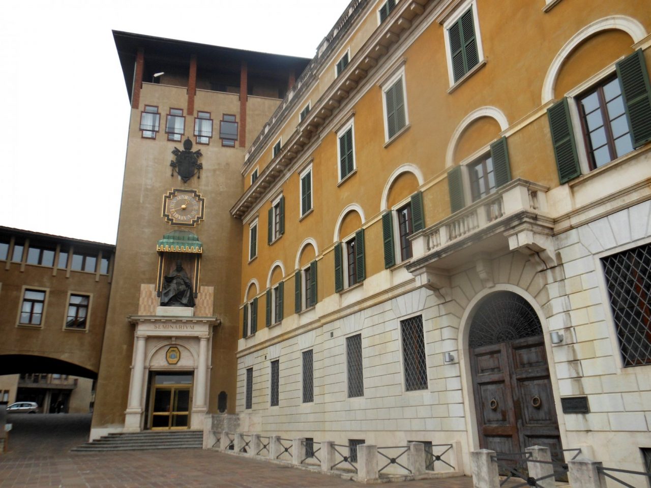 Il Seminario di Bergamo mette a disposizione cinquanta camere per medici e infermieri