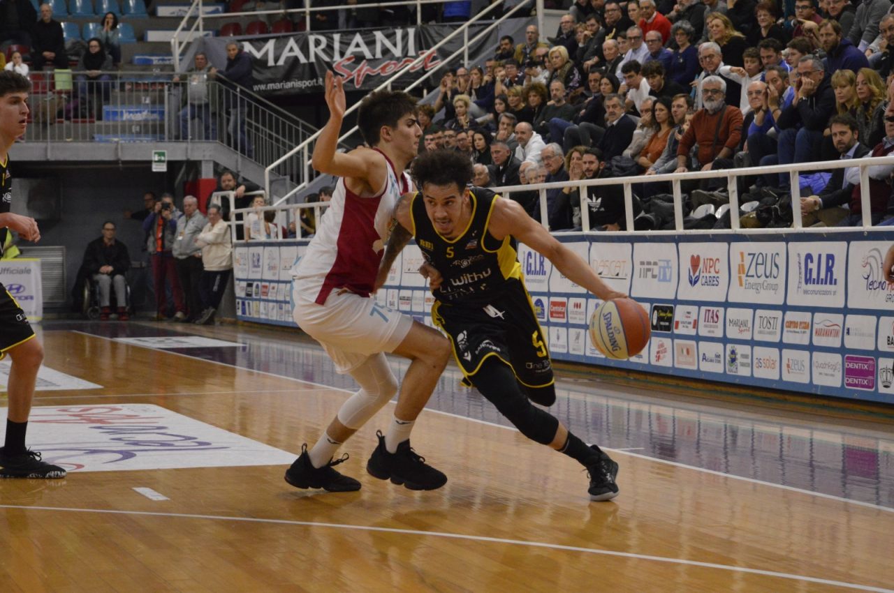 La Bergamo Basket butta un’occasione a Rieti e coach Calvani striglia i suoi