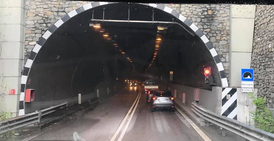 La rampa di immissione da Pedrengo è il tappo della Montenegrone: due video lo dimostrano