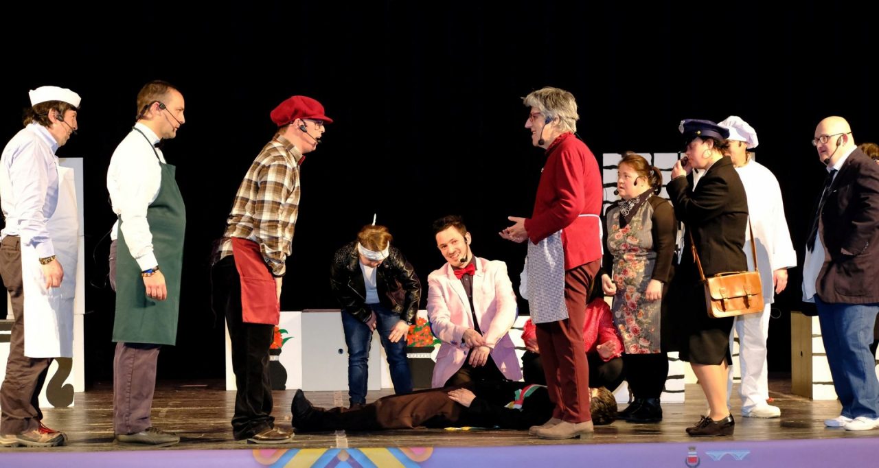 Uno spettacolo teatrale e i vincitori della Lotteria di Natale: gran serata al Gavazzeni di Seriate