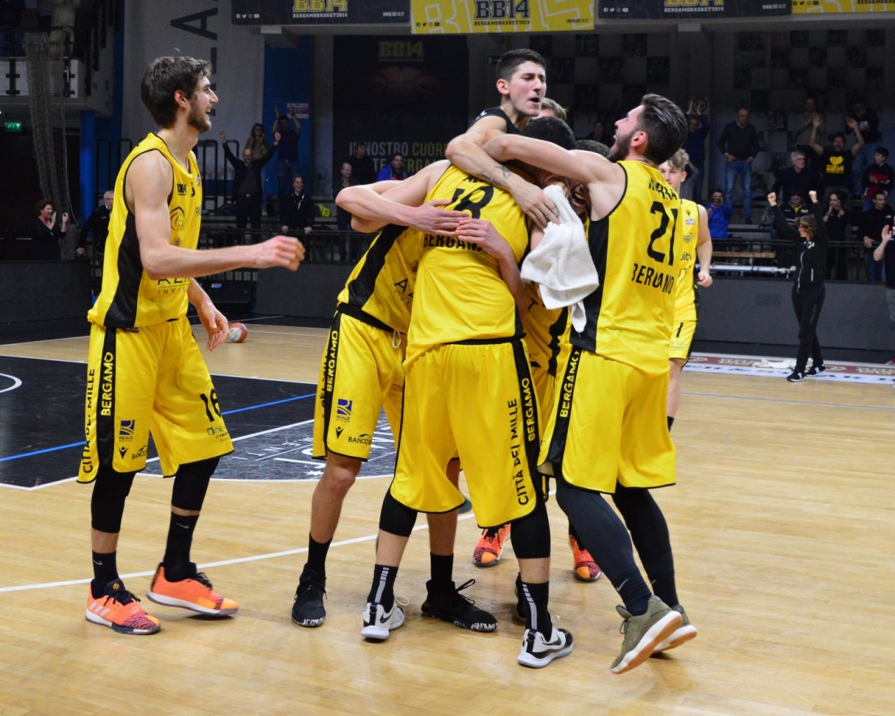 Il colpaccio della Bergamo Basket 2014, che da ultima in classifica batte la prima