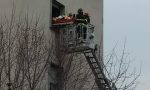 Malore per un 80enne in carrozzina: “prelevato” dalla finestra al 4° piano dai Vigili del fuoco