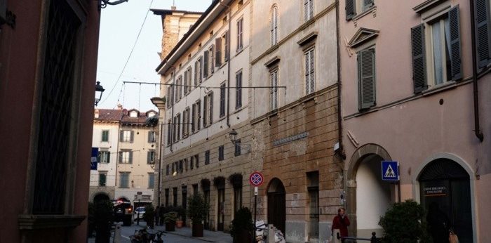 L’Hotel Commercio di via Tasso è pronto a riprendere vita. Il compito è stato affidato a un gruppo bresciano