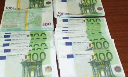 Ogni volta caricava 300 euro falsi su Postepay, poi li ritirava puliti al bancomat