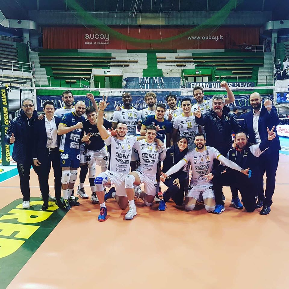 Super Olimpia a Siena: la capolista è costretta ad alzare bandiera bianca