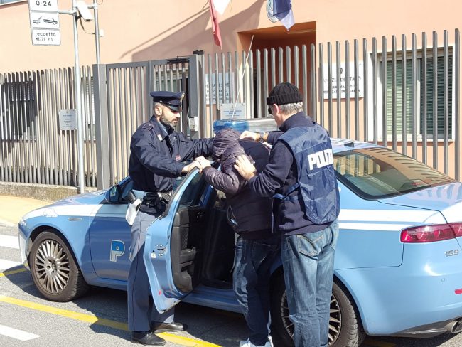 Finto autosalone sul Garda: sei truffatori di Bergamo in manette