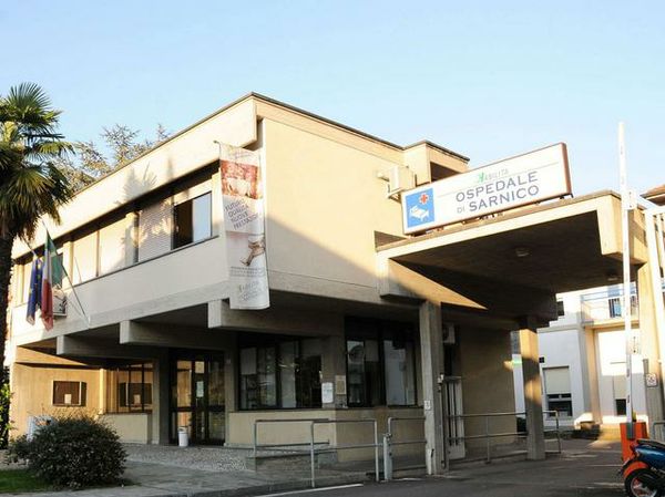 Paura per la meningite, a Sarnico niente bacio alla reliquia e niente tradizionale Messa all’ospedale